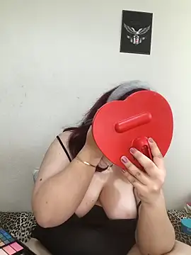 atesli zumra online show from 04/17/26, 12:52