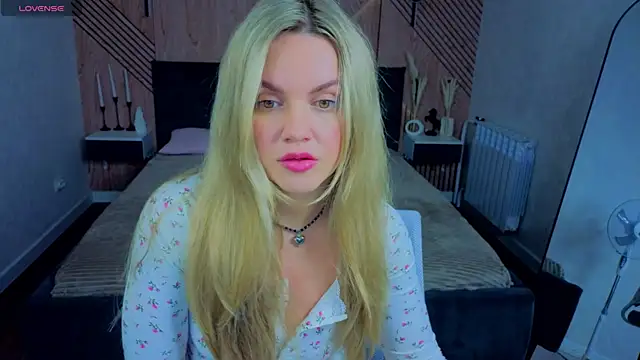 Jennifer Perezz online show from 06/01/26, 05:01