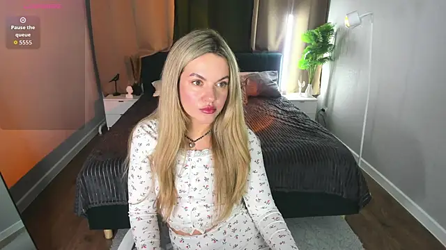 Jennifer Perezz online show from 06/10/26, 05:03
