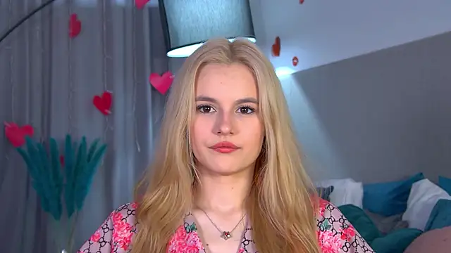 LeaLamour online show from 04/18/26, 06:16