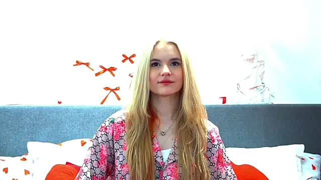 Snapshot of LeaLamour chatting on 04/13/26, 06:39 LeaLamour online show from 04/13/26, 06:39