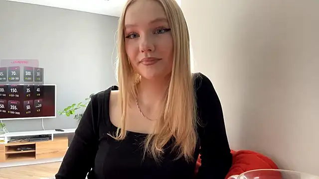 Snapshot of PlasaRima chatting on 04/15/26, 03:45 PlasaRima online show from 04/15/26, 03:45