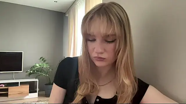 Snapshot of PlasaRima chatting on 06/18/26, 11:43 PlasaRima online show from 06/18/26, 11:43