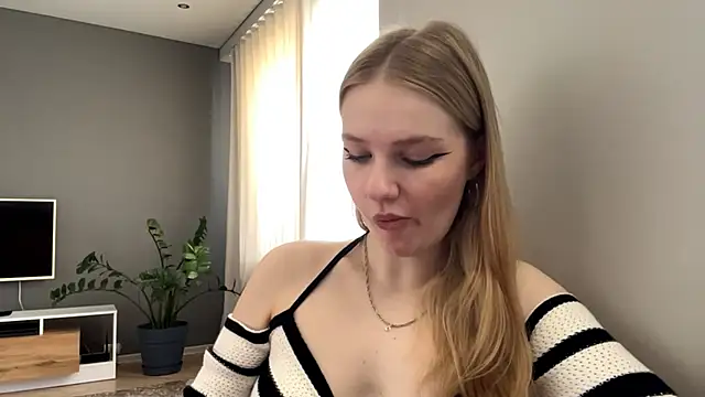 Snapshot of PlasaRima chatting on 06/11/26, 12:01 PlasaRima online show from 06/11/26, 12:01