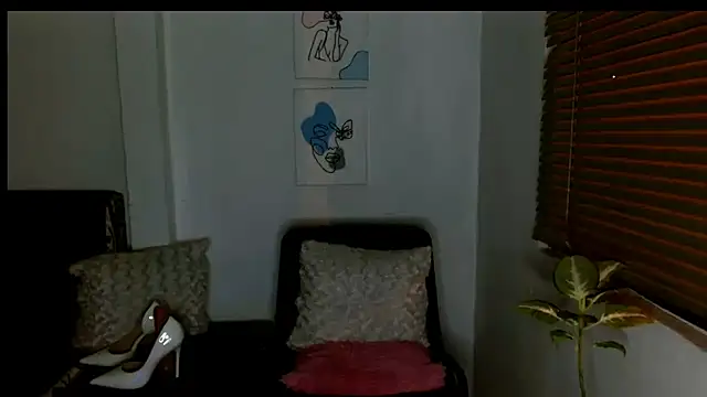 Snapshot of alisonnturbay chatting on 06/21/26, 03:23 alisonnturbay online show from 06/21/26, 03:23