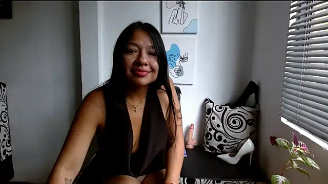 Snapshot of alisonnturbay chatting on 05/11/26, 04:04 alisonnturbay online show from 05/11/26, 04:04