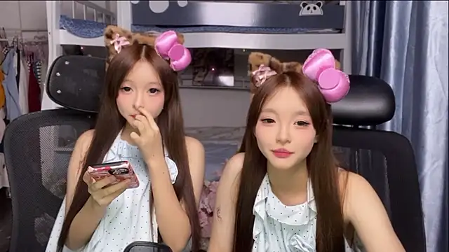 xiaoqiao-daqiao online show from 05/20/26, 01:52