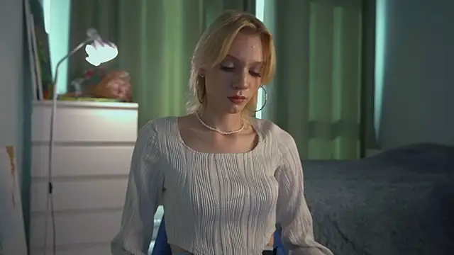 Snapshot of GildaThurgood chatting on 04/14/26, 04:06 GildaThurgood online show from 04/14/26, 04:06