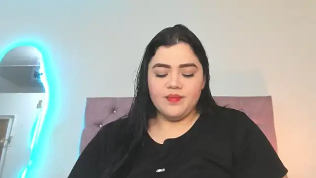 Snapshot of laurenlaine chatting on 06/07/26, 02:22 laurenlaine online show from 06/07/26, 02:22