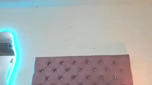 Snapshot of laurenlaine chatting on 06/14/26, 03:24 laurenlaine online show from 06/14/26, 03:24
