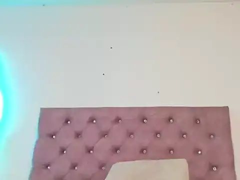 Snapshot of laurenlaine chatting on 04/11/26, 04:10 laurenlaine online show from 04/11/26, 04:10