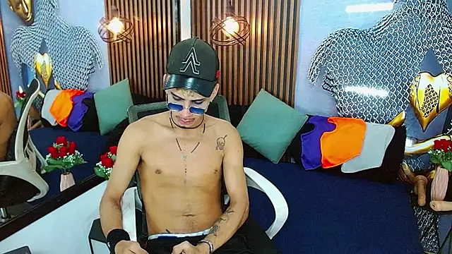 Snapshot of Skinny_cute_Alyer chatting on 05/31/26, 02:17 Skinny cute Alyer online show from 05/31/26, 02:17