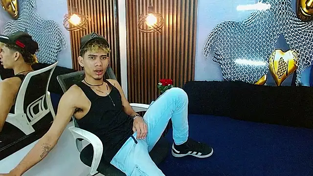 Snapshot of Skinny_cute_Alyer chatting on 06/11/26, 02:11 Skinny cute Alyer online show from 06/11/26, 02:11