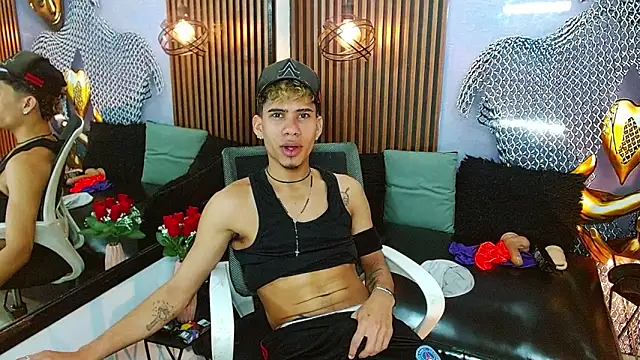 Snapshot of Skinny_cute_Alyer chatting on 06/10/26, 02:24 Skinny cute Alyer online show from 06/10/26, 02:24