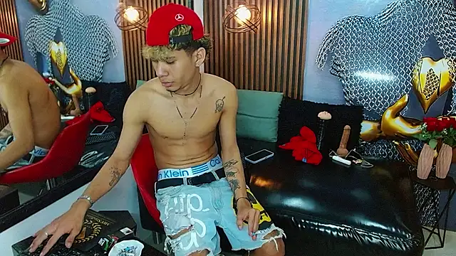 Snapshot of Skinny_cute_Alyer chatting on 07/12/26, 02:12 Skinny cute Alyer online show from 07/12/26, 02:12