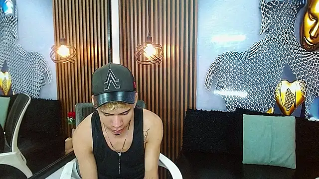 Snapshot of Skinny_cute_Alyer chatting on 06/05/26, 02:27 Skinny cute Alyer online show from 06/05/26, 02:27