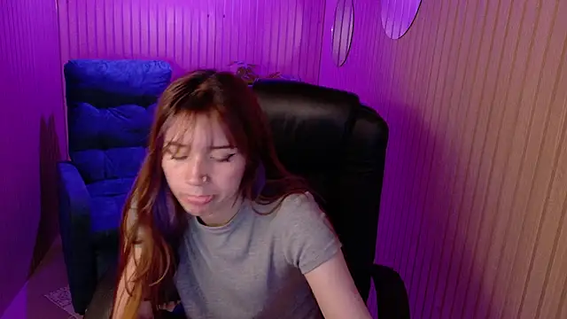 Emily Cherry  online show from 05/12/26, 02:23