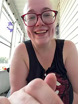 Snapshot of Kenzibb3 chatting on 07/20/26, 05:59 Kenzibb3 online show from 07/20/26, 05:59
