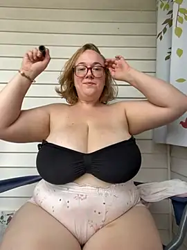 Snapshot of Kenzibb3 chatting on 07/11/26, 03:56 Kenzibb3 online show from 07/11/26, 03:56