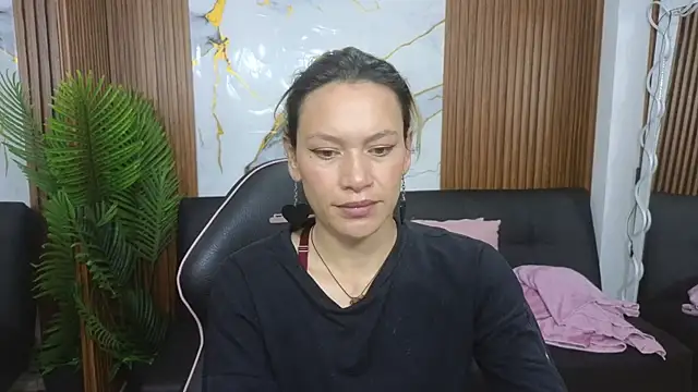 Snapshot of alonddra_tay chatting on 06/08/26, 11:33 alonddra tay online show from 06/08/26, 11:33