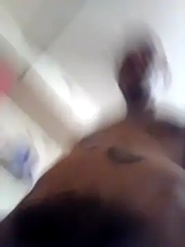 Snapshot of Skinzj chatting on 11/24/25, 02:22 Skinzj online show from 11/24/25, 02:22