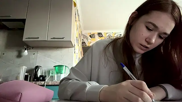 Snapshot of ValiriaX chatting on 04/13/26, 01:37 ValiriaX online show from 04/13/26, 01:37