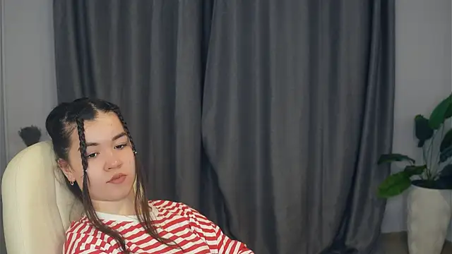 ShanaYock online show from 04/12/26, 01:47