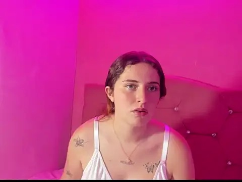 Snapshot of Cherry_Boom18 chatting on 04/11/26, 08:01 Cherry Boom18 online show from 04/11/26, 08:01