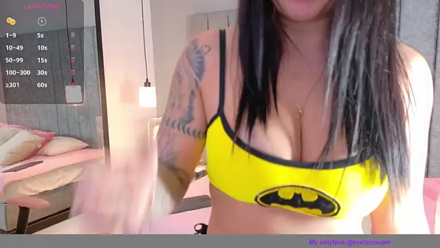Snapshot of _evelin_cooper chatting on 04/21/26, 10:05 evelin cooper online show from 04/21/26, 10:05