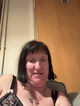 DeliciousDebbie  online show from 04/15/26, 08:31