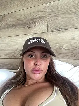 Snapshot of Selenaox chatting on 06/19/26, 11:49 Selenaox online show from 06/19/26, 11:49