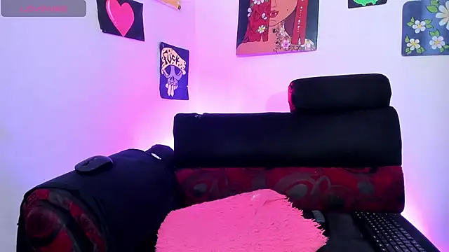 Snapshot of whiz_masha chatting on 06/03/26, 01:34 whiz masha online show from 06/03/26, 01:34