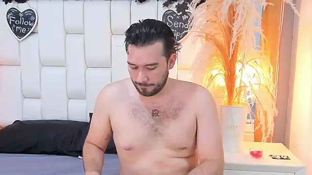 Snapshot of AdrianSith chatting on 04/10/26, 11:34 AdrianSith online show from 04/10/26, 11:34