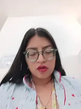 Snapshot of SOFI__10 chatting on 06/21/26, 03:40 SOFI 10 online show from 06/21/26, 03:40