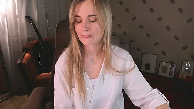 MiaSparkes online show from 06/13/26, 11:52