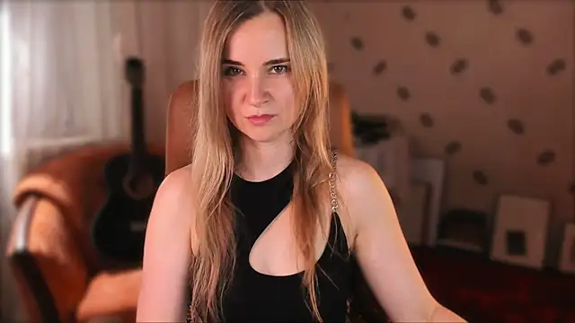 MiaSparkes online show from 07/10/26, 10:15