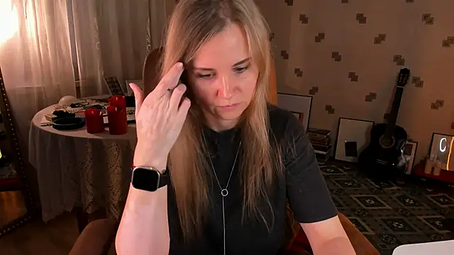 MiaSparkes online show from 06/11/26, 10:01