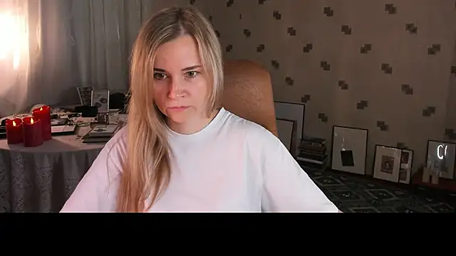 MiaSparkes online show from 06/12/26, 06:55
