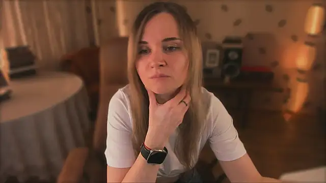 MiaSparkes online show from 05/13/26, 09:27