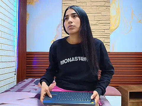 Snapshot of mellaniemonroe303av chatting on 04/12/26, 12:08 mellaniemonroe303av online show from 04/12/26, 12:08