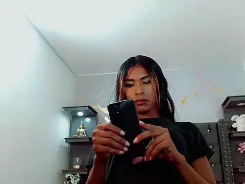 Snapshot of Naomisaenz01 chatting on 05/30/26, 06:57 Naomisaenz01 online show from 05/30/26, 06:57