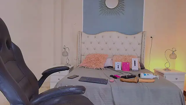 elizabeth santos1 online show from 06/11/26, 12:32