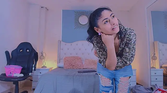 elizabeth santos1 online show from 04/23/26, 12:29