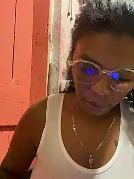 Snapshot of Malonna69 chatting on 04/12/26, 12:36 Malonna69 online show from 04/12/26, 12:36