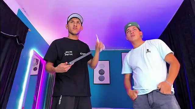 Snapshot of _HotWildwolves chatting on 04/09/26, 11:55 HotWildwolves online show from 04/09/26, 11:55