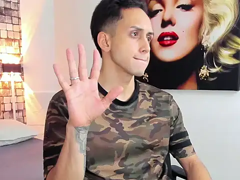 Snapshot of Zack_isback chatting on 04/11/26, 08:23 Zack isback online show from 04/11/26, 08:23