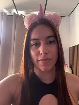 Aitana Lux online show from 05/22/26, 08:18