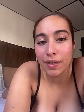 Aitana Lux online show from 04/16/26, 07:03