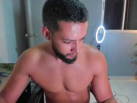 Snapshot of Juan_Calix chatting on 04/13/26, 10:14 Juan Calix online show from 04/13/26, 10:14