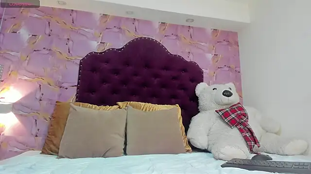 Snapshot of luna_bloomm_ chatting on 07/04/26, 06:09 luna bloomm online show from 07/04/26, 06:09